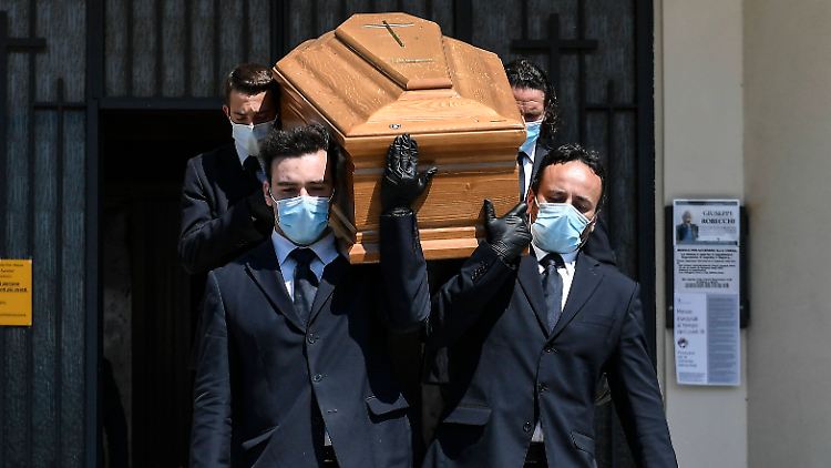 Mehr als 35.000 Tote werden in Italien dem Virus zugeschrieben.