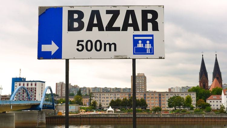 Der Polenmarkt in Slubice liegt nur wenige Hunder Meter hinter der deutschen Grenze.