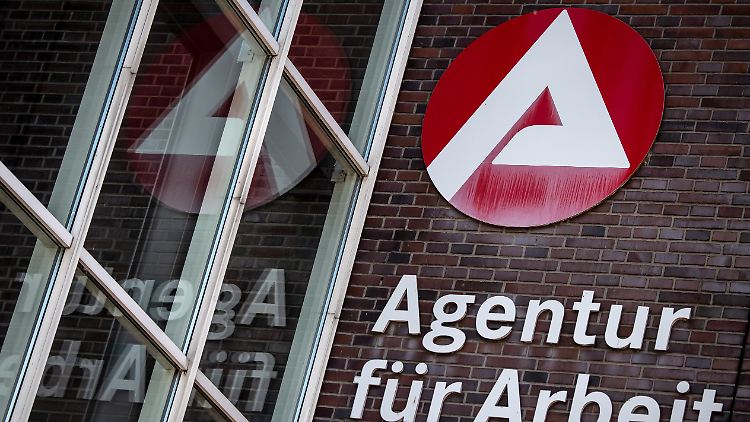Die Zahl der Arbeitslosen stieg im Juli auf 2,91 Millionen.