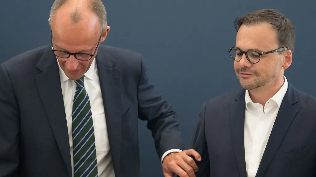 Brandenburgs-CDU-Landeschef-Jan-Redmann-r-haelt-einen-Mitgliederentscheid-ueber-den-Koalitionsvertrag-von-Union-und-SPD-fuer-sinnvoll