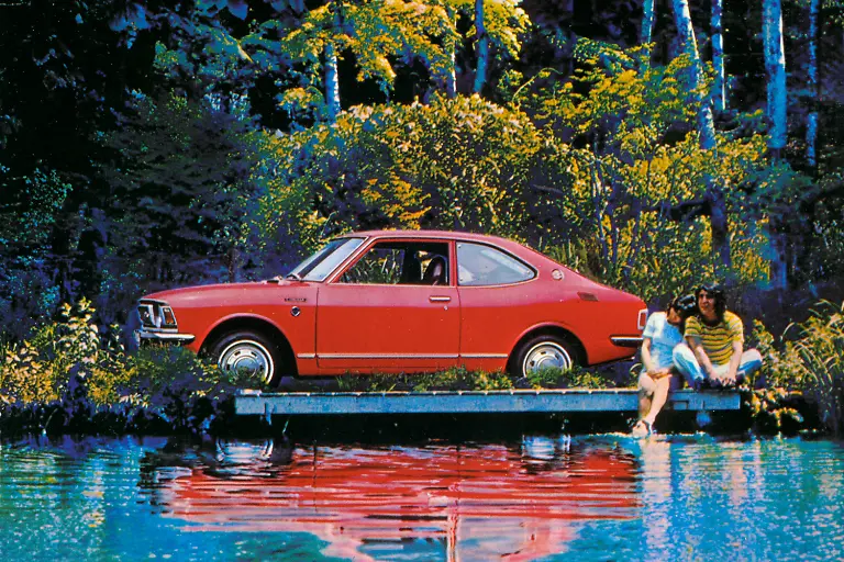 12-Der-Corolla-zaehlte-ab-1970-zum-Startaufgebot-von-Quelle-Toyota