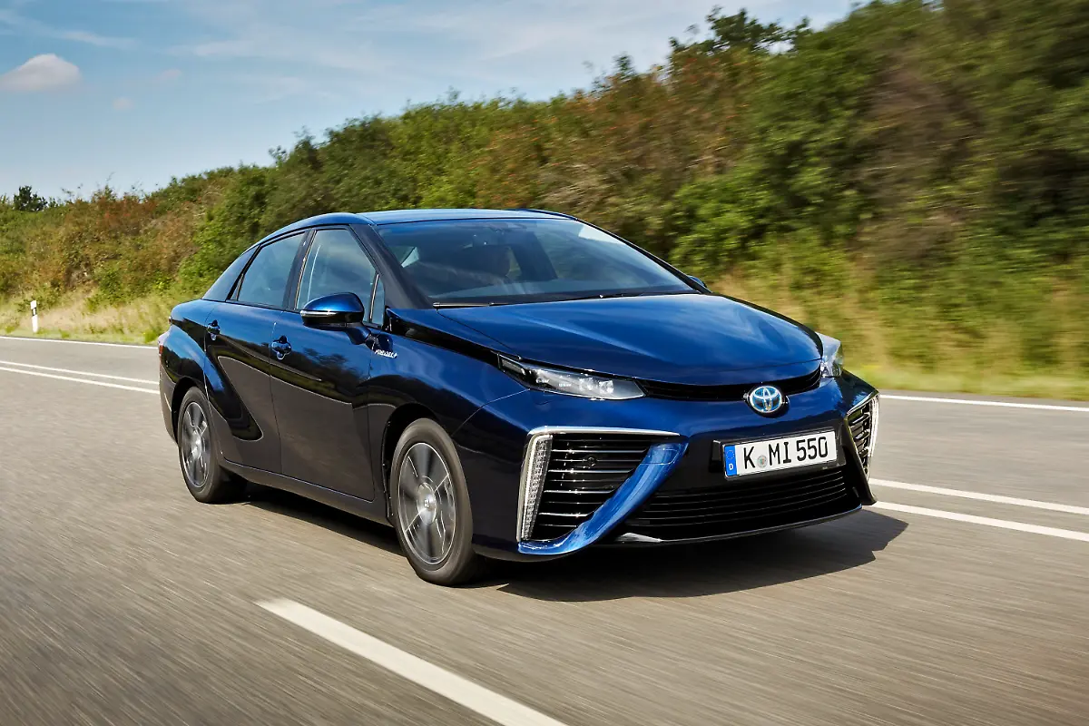 17-Wasserstoff-Pionier-Der-Toyota-Mirai-debuetierte-2014-Quelle-Toyota