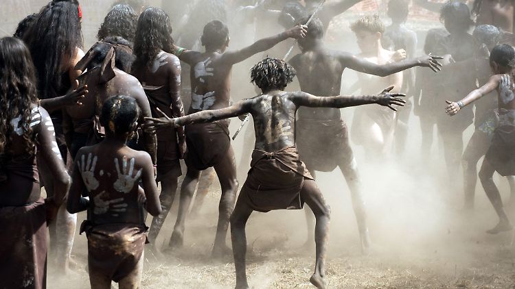 Die Missionare versuchten die Aborigines zu bekehren.