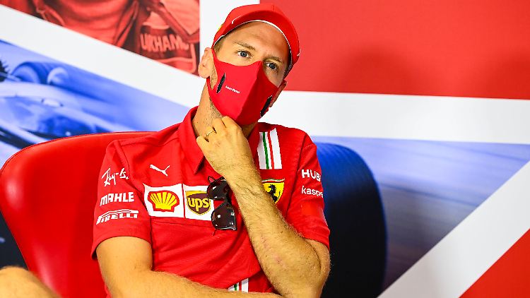 Sebastian Vettel grübelt intensiv über seine Zukunft nach.