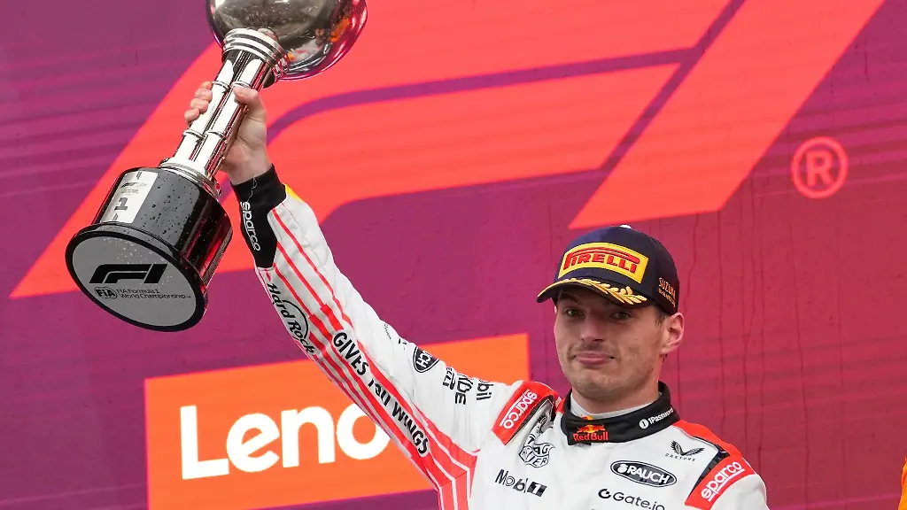 Max-Verstappen-faehrt-in-Suzuka-ein-ueberragendes-Rennen