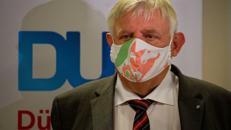Laumann wirkt regelrecht empört.