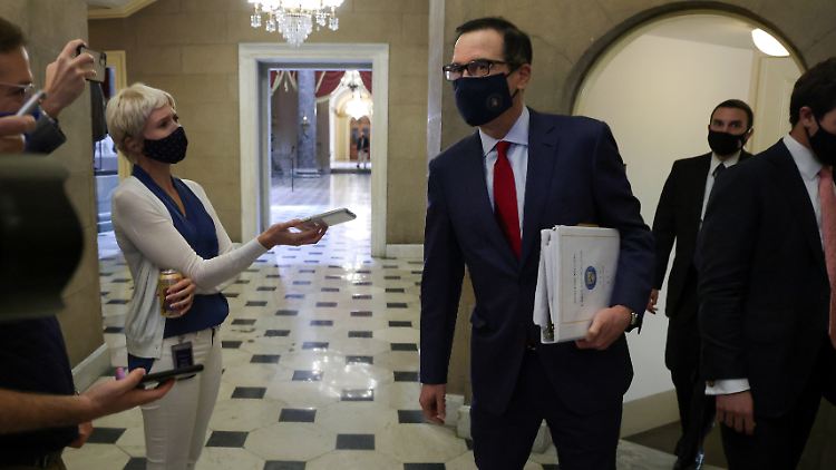 Zwei Billionen Dollar? Noch zu viel, meint Finanzminister Mnuchin (r.).