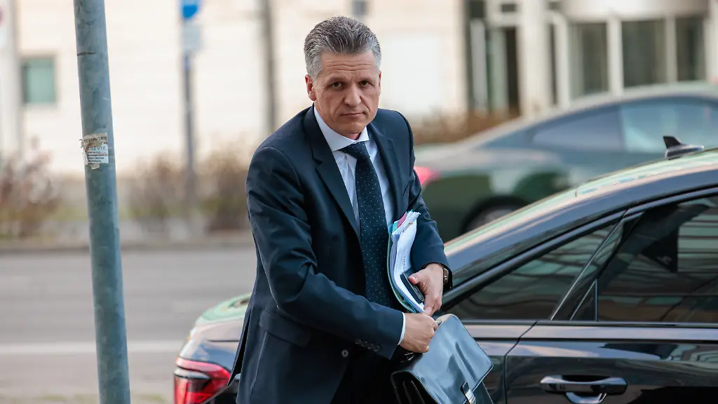 6c4f5eadc68c9ba931cda9ab358d7158