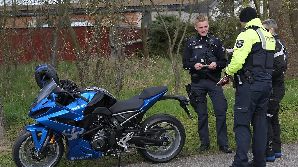 Am-Wochenende-liegt-der-Fokus-auf-der-Geschwindigkeitsueberwachung-von-Motorraedern