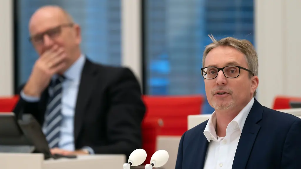 Der-Brandenburger-SPD-Fraktionsvorsitzende-Bjoern-Luettmann-weist-Bedenken-gegen-den-geplanten-Doppelhaushalt-des-Landes-zurueck