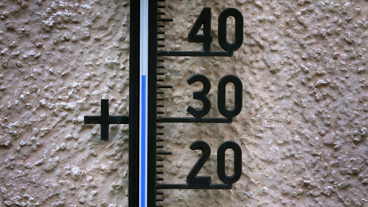 Wie hier in Bayern zeigen die Thermometer in diesen Tagen sehr hohe Werte an.