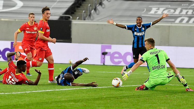 Romelu Lukaku traf im Fallen für Inter.