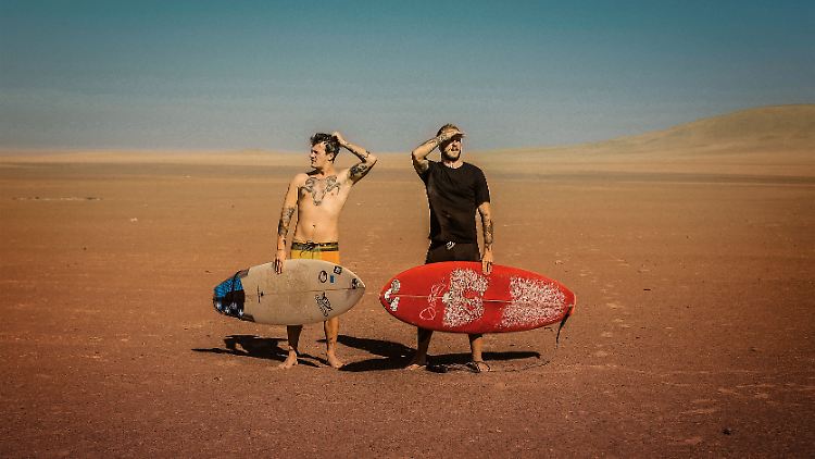 Surfer in der Wüste: Verdammt, wo waren gleich nochmal die Wellen?
