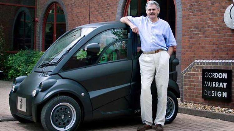 Gordon Murray an seinem T.25, dem Auto, das er noch 2007 für ein Zeichen kommender Mobilität hielt.
