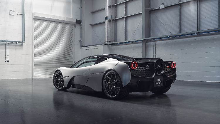 Mit fahrfertigen 980 Kilogramm ist der T.50 ein echtes Leichtgewicht in dieser Leistungsklasse.