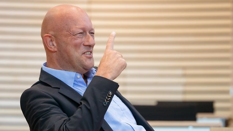 Kurzzeit-Ministerpräsident Thomas Kemmerich will "Verantwortung für die FDP Thüringen übernehmen".