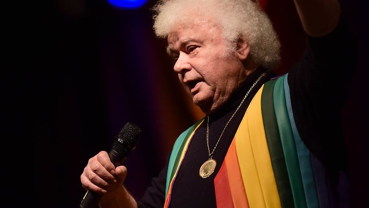 Asmussen wurde 82 Jahre alt.