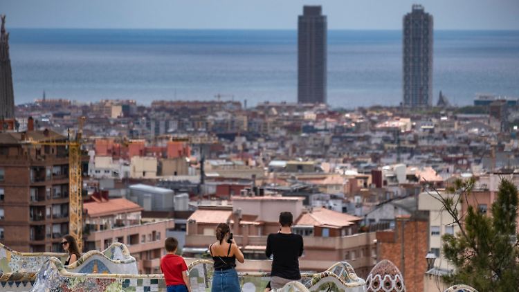 Nach der Touristenmetropole Barcelona gilt jetzt auch eine Reisewarnung für Spaniens Hauptstadt.