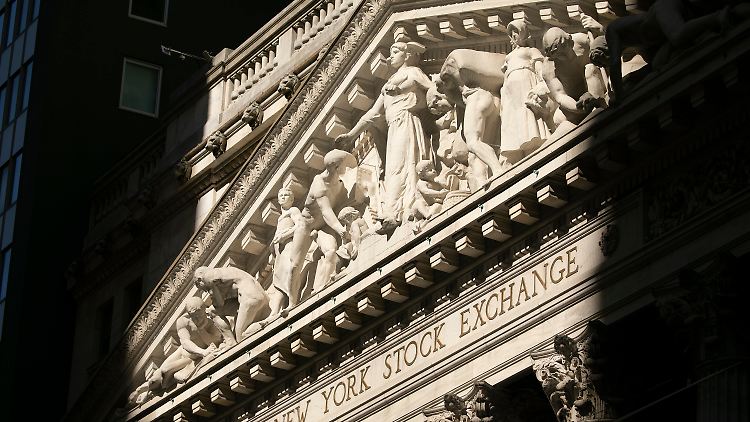 Der Dow Jones Industrial tastet sich erneut an die Hürde von 28.000 Punkten heran.