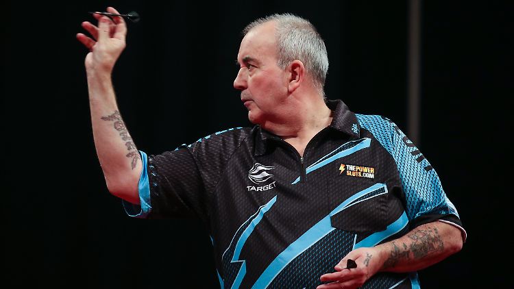 Phil Taylor ist als 16-facher Weltmeister eine lebende Darts-Legende.