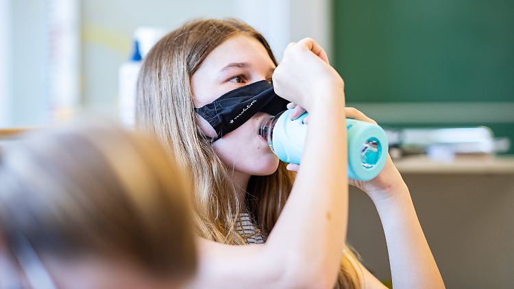 Schüler ab der 5. Klasse tragen in NRW Maske.