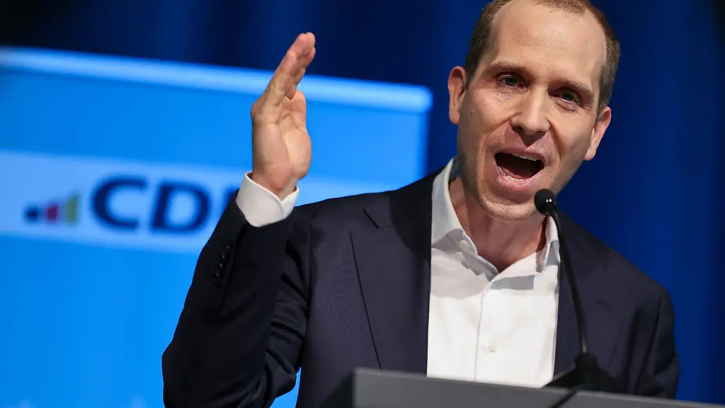 Der-CDU-Landesvorsitzende-Dennis-Thering-zeigt-sich-weiterhin-offen-fuer-Gespraeche-mit-der-SPD