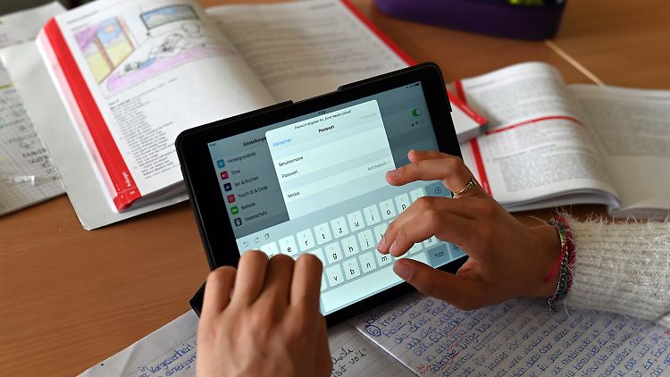 Die Schulschließungen wegen der Corona-Pandemie haben die Defizite bei der Digitalisierung offensichtlich gemacht.