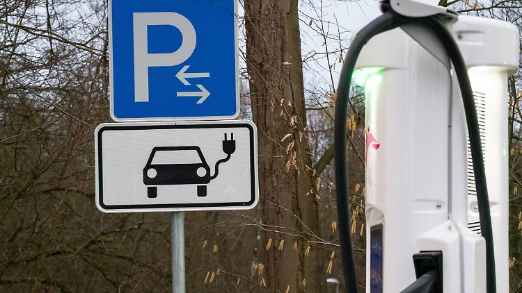 Der Staat benachteilige mit seinem Hilfspaket alternative Antriebsmöglichkeiten, sagen die Experten.