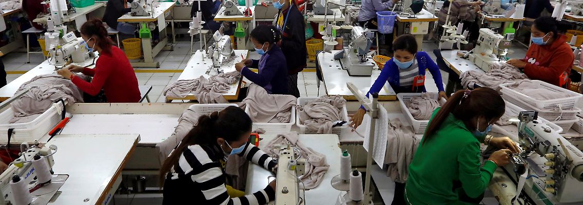 2019-11-04T160403Z_1_LYNXMPEFA319V_RTROPTP_4_CAMBODIA-GARMENT.JPG