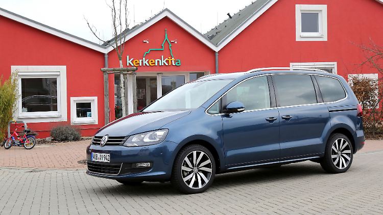 Mit nur noch einem Benzinmotor lässt VW den Sharan langsam auslaufen. 