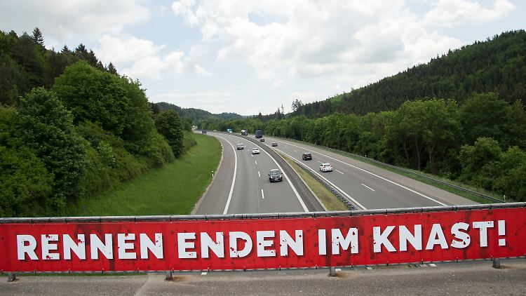 Der Kontrolldruck auf Bleifüße steigt, schließlich enden Unfälle mit Rasern oft tödlich.