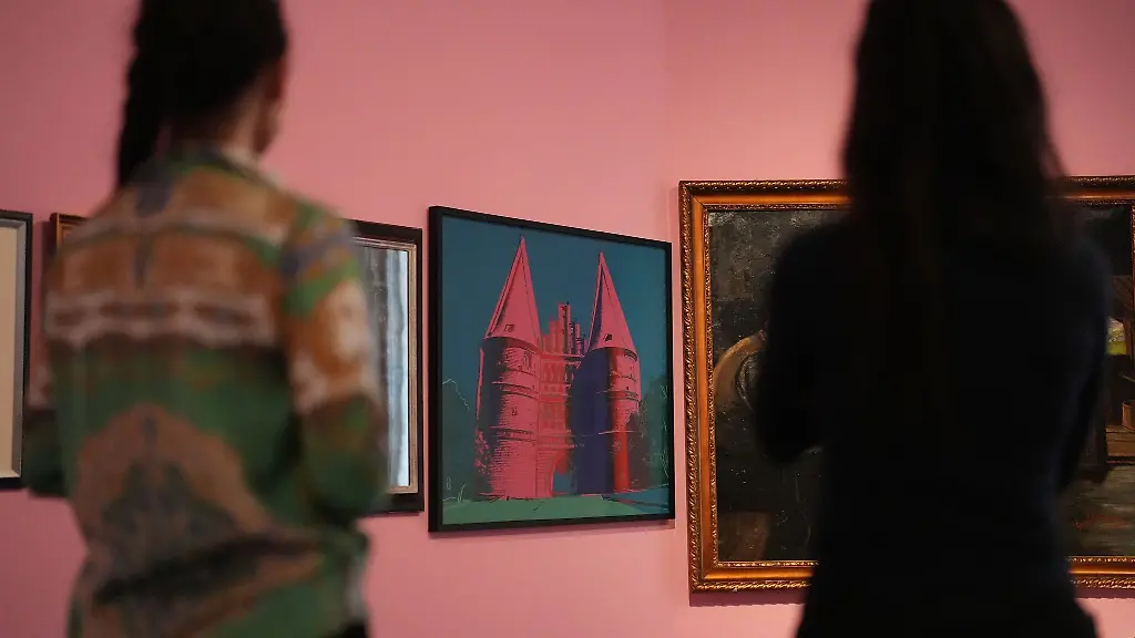 Vor-dem-Umzug-der-Museumsdepots-des-Luebecker-St-Annen-Museums-und-der-Kunsthalle-St-Annen-sind-die-Depotbestaende-noch-einmal-in-einer-Ausstellung-zu-sehen