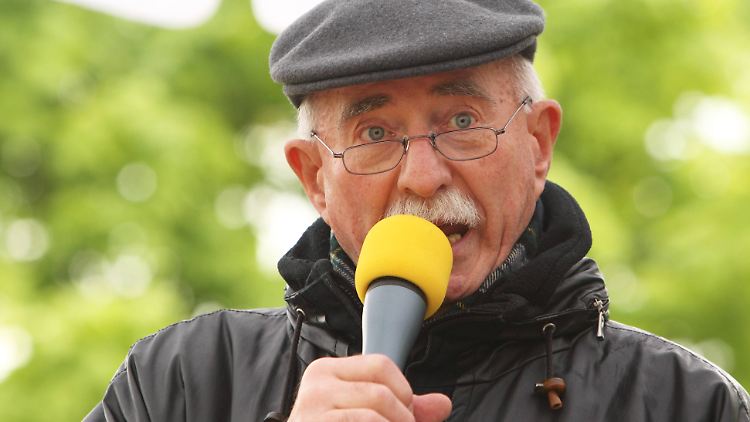 Werner Hansch war lange einer der beliebtesten Fußballkommentatoren Deutschlands.