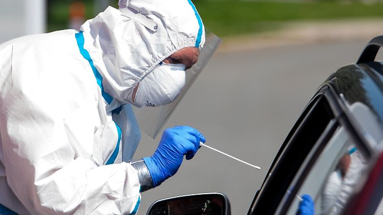 Fast 950 Personen wurden bei der Einreise in Bayern positiv auf das Virus getestet.