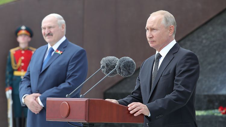 Lukaschenko und Putin weihten Ende Juni erst ein Zweite-Weltkriegs-Denkmal ein - die Waffenbrüderschaft habe Bestand, sagte der russische Präsident nun.