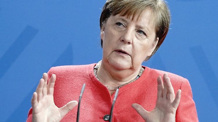 Kanzlerin Merkel will die bundesweit unterschiedlichen Corona-Regeln mit den Länderchefs besprechen.