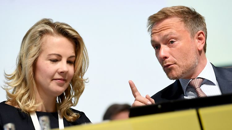  Die Brandenburgerin Teuteberg war erst im April 2019 auf Lindners Vorschlag zur Generalsekretärin gewählt worden.
