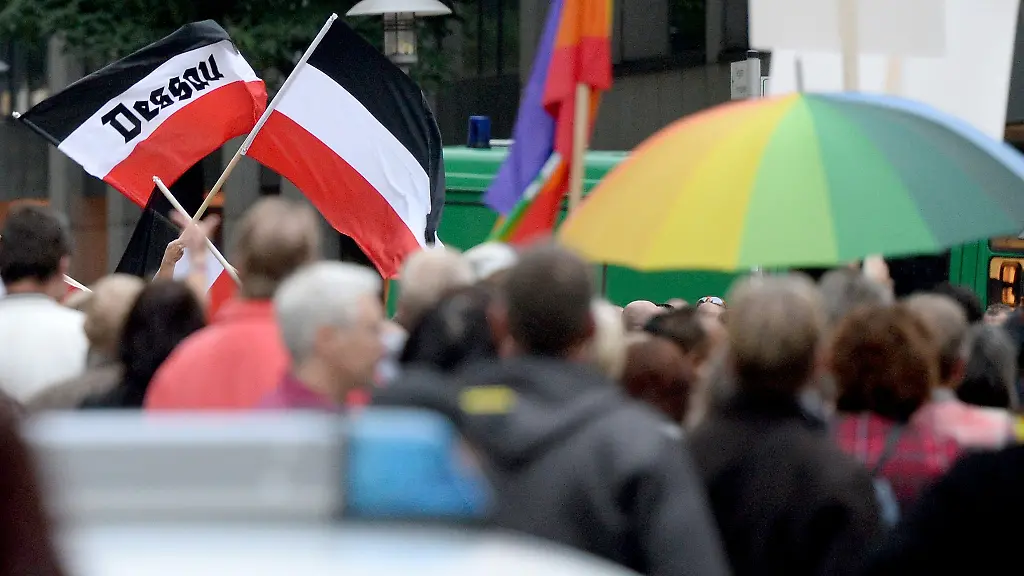 Die-Mobile-Opferberatung-hat-fuer-2024-mehr-politisch-rechts-motivierte-Gewalt-registriert