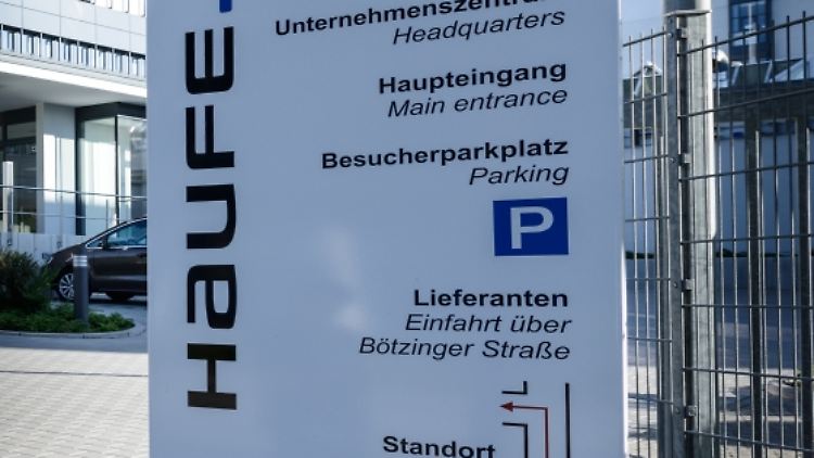 Die Haufe Group beschäftigt etwa 2000 Mitarbeiter in sieben Ländern.