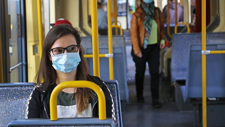 Maskenpflicht gilt in Bus und Bahn in allen Bundesländern.
