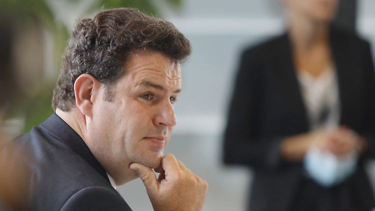 Hubertus Heil stärkt der Gewerkschaft den Rücken in der Diskussion um eine mögliche Vier-Tage-Woche.