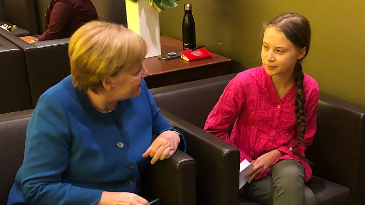 Dieses Foto sorgte für Verstimmung: Politiker ließen sich gern mit ihr fotografieren, vernachlässigten aber den Klimaschutz, meint Thunberg.