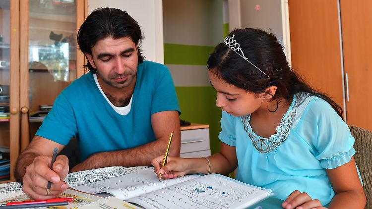 Die Schule ist für die allermeisten Flüchtlingskinder in Deutschland ein Ort, an dem sie sich inzwischen wohlfühlen.