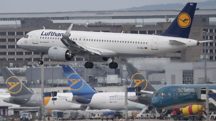 Die Lufthansa verzeichnet infolge der Corona-Pandemie die schlechtesten Ergebnisse ihrer Geschichte.