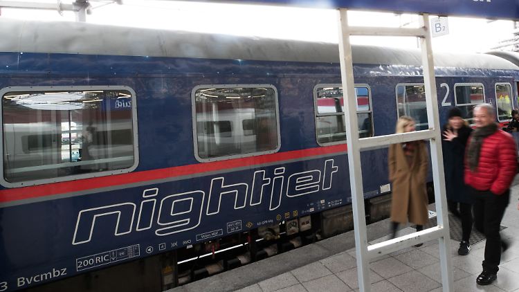 Wer in Deutschland Nachtzug fahren will, kann das mit der Österreichischen Bundesbahn tun, die viele deutsche Städte anfährt - und die Fahrkarten und die Bahncard der DB akzeptiert.