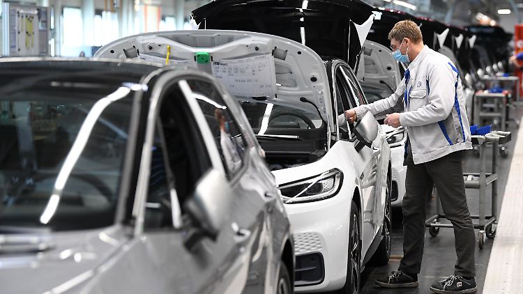 Der neue SUV-Stromer basiert wie der ID.3 auf dem Modularen Elektro-Baukasten.