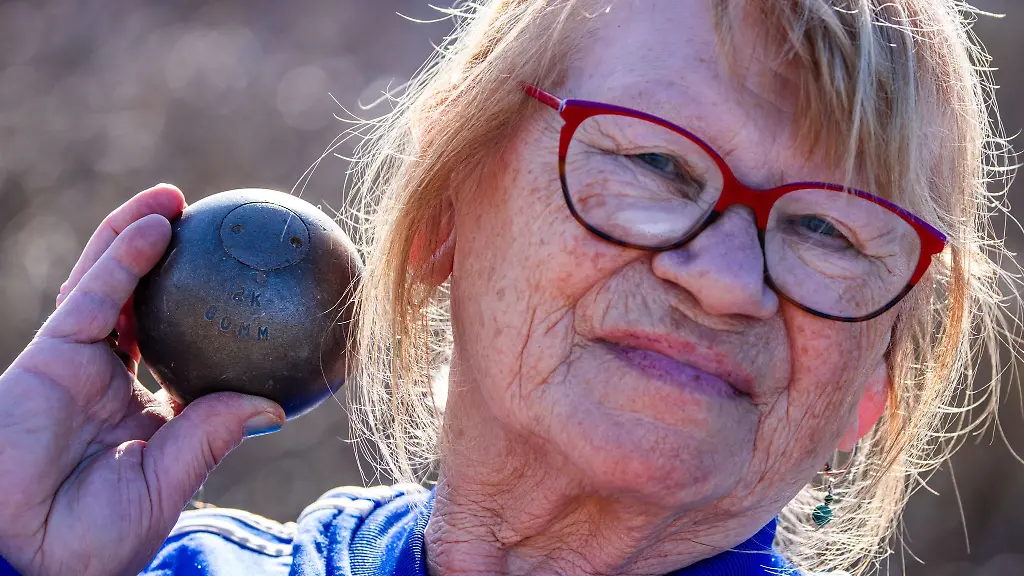 Die-87-Jahre-alte-Kugelstosserin-Leonide-Baum-aus-Gadebusch-in-Mecklenburg-Vorpommern-hat-bei-der-Senioren-WM-Bronze-geholt