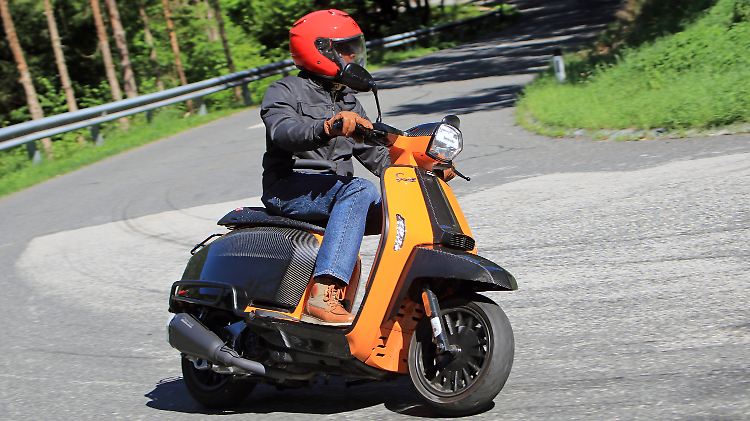 Die V200 Special ist technisch modern, knüpft optisch aber an die Lambretta-Modelle der 50er- und 60er-Jahre an.