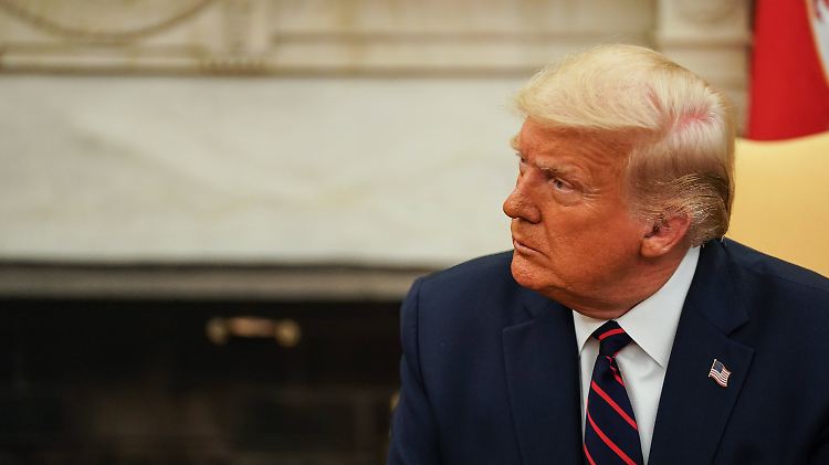Trump spielt auf Zeit. Dass die Unterlagen noch vor dem Wahltermin veröffentlicht werden, ist unwahrscheinlich.  