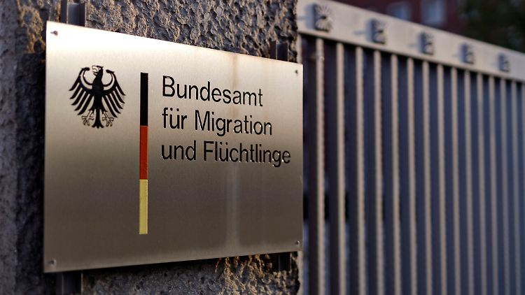 Das neue Gesetz sieht härtere Sanktionen vor, etwa wenn Asylbewerber falsche Angaben zu ihrer Identität machen.